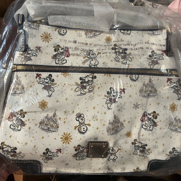 Disney Dooney & Bourke Bag 2020 Mickey & Minnie Christmas Holiday Crossbody NWT - Picture 10 of 11
